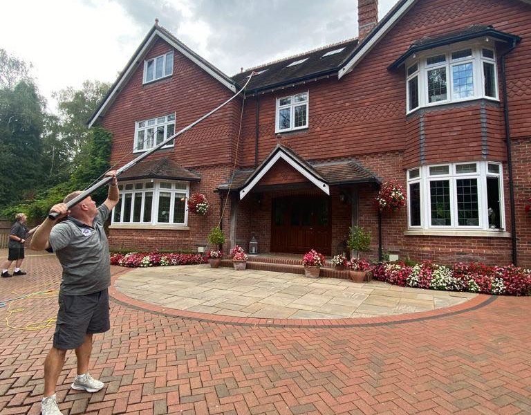 modern vs traditional window cleaning